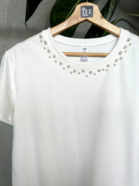 CAMISETA IVORY CON APLIQUE