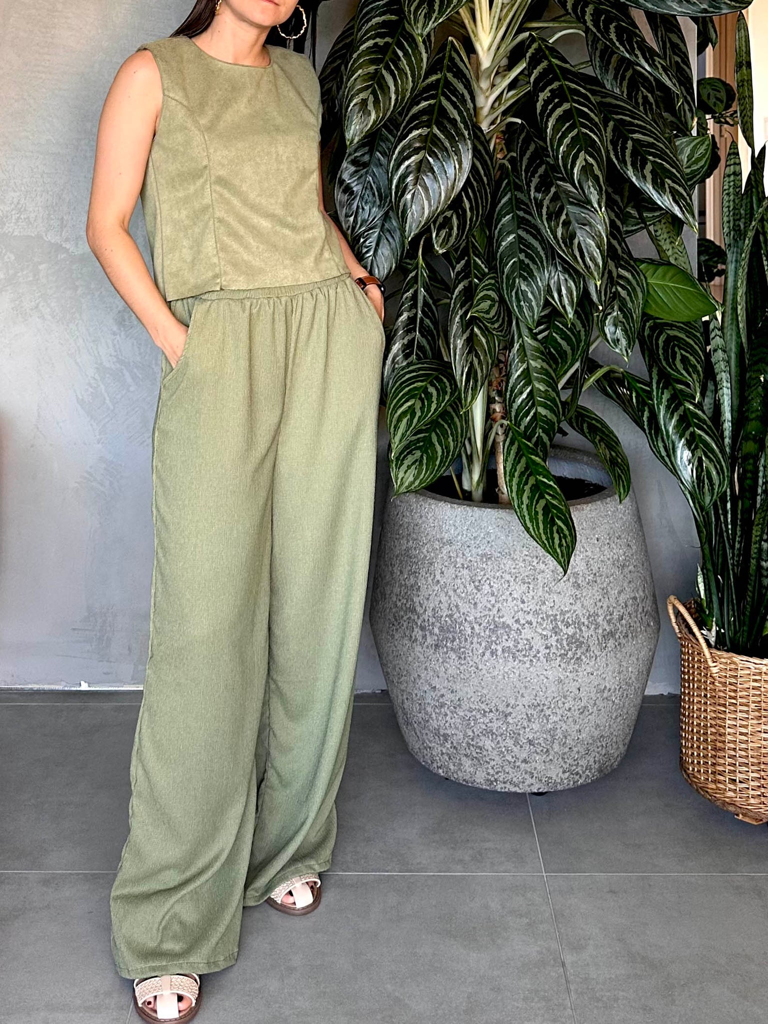 PANTALÓN VERDE OLIVA